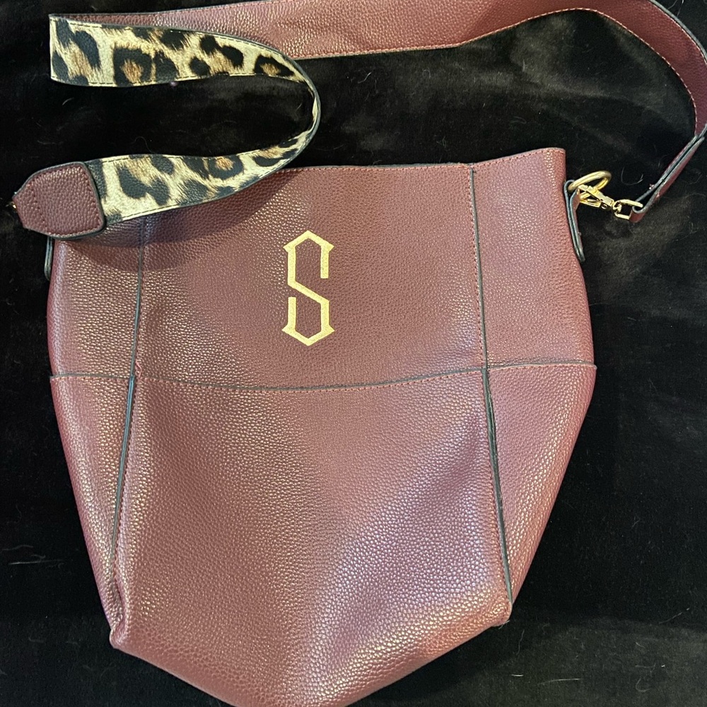 New! Cross body purse with guitar strap and make up bag.